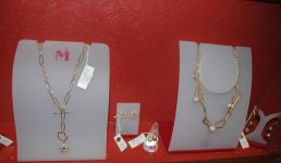 Азербайджанским модницам - золотая классика уступает место элегантности и шику (фотосессия)