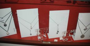 Азербайджанским модницам - золотая классика уступает место элегантности и шику (фотосессия)