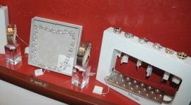 Азербайджанским модницам - золотая классика уступает место элегантности и шику (фотосессия)