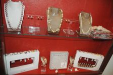 Азербайджанским модницам - золотая классика уступает место элегантности и шику (фотосессия)