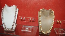 Азербайджанским модницам - золотая классика уступает место элегантности и шику (фотосессия)