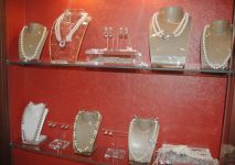 Азербайджанским модницам - золотая классика уступает место элегантности и шику (фотосессия)