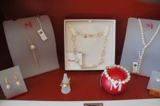 Азербайджанским модницам - золотая классика уступает место элегантности и шику (фотосессия)