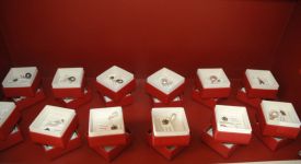 Азербайджанским модницам - золотая классика уступает место элегантности и шику (фотосессия)