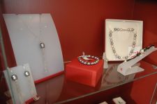 Азербайджанским модницам - золотая классика уступает место элегантности и шику (фотосессия)