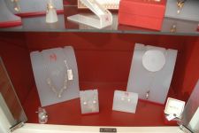 Азербайджанским модницам - золотая классика уступает место элегантности и шику (фотосессия)