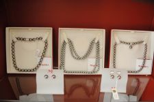 Азербайджанским модницам - золотая классика уступает место элегантности и шику (фотосессия)