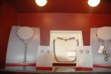 Азербайджанским модницам - золотая классика уступает место элегантности и шику (фотосессия)