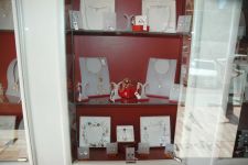 Азербайджанским модницам - золотая классика уступает место элегантности и шику (фотосессия)