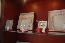 Азербайджанским модницам - золотая классика уступает место элегантности и шику (фотосессия)