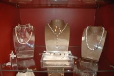 Азербайджанским модницам - золотая классика уступает место элегантности и шику (фотосессия)