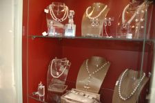 Азербайджанским модницам - золотая классика уступает место элегантности и шику (фотосессия)