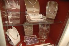 Азербайджанским модницам - золотая классика уступает место элегантности и шику (фотосессия)