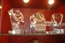 Азербайджанским модницам - золотая классика уступает место элегантности и шику (фотосессия)