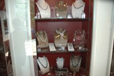 Азербайджанским модницам - золотая классика уступает место элегантности и шику (фотосессия)