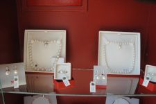 Азербайджанским модницам - золотая классика уступает место элегантности и шику (фотосессия)