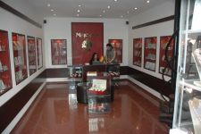 Азербайджанским модницам - золотая классика уступает место элегантности и шику (фотосессия)