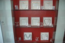 Азербайджанским модницам - золотая классика уступает место элегантности и шику (фотосессия)