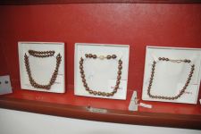 Азербайджанским модницам - золотая классика уступает место элегантности и шику (фотосессия)