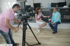 "Предпочитаю сидеть исключительно на полу" – народный артист Алим Гасымов (фотосессия)