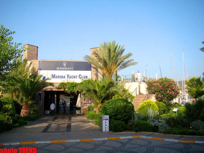 Путешествие Аян Бабакишиевой в столицу турецкого "лазурного побережья" Бодрум (фотосессия)