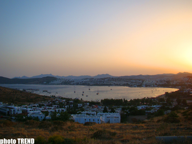 Путешествие Аян Бабакишиевой в столицу турецкого "лазурного побережья" Бодрум (фотосессия)