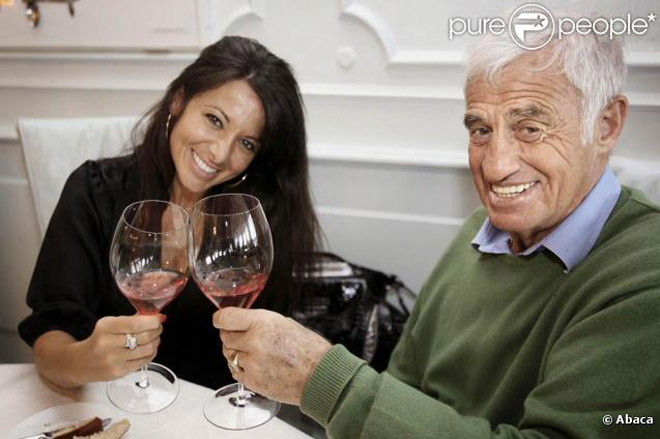 Молодая подруга Жана-Поля Бельмондо присваивает деньги актера