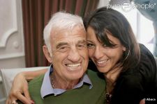 Молодая подруга Жана-Поля Бельмондо присваивает деньги актера