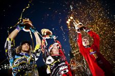 Red BullX-Fighters 2010 довел Красную Площадь до точки кипения (фотосессия)