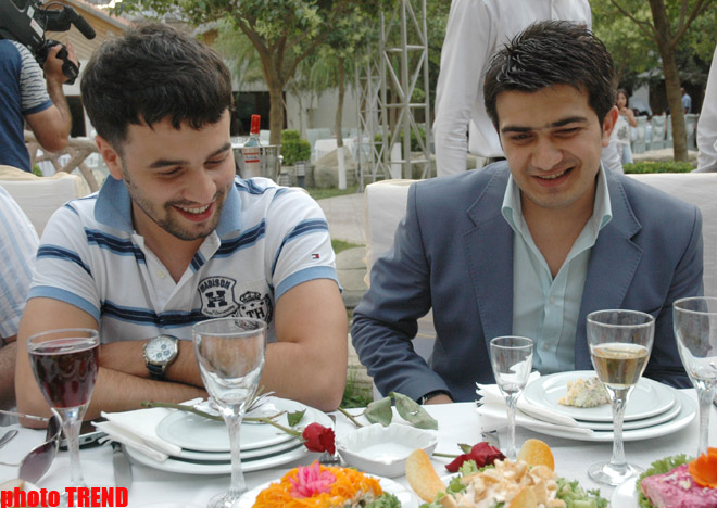 Прикол-тайм! Я ведь нахлебник! - певец Замиг Гусейнов (фотосессия)