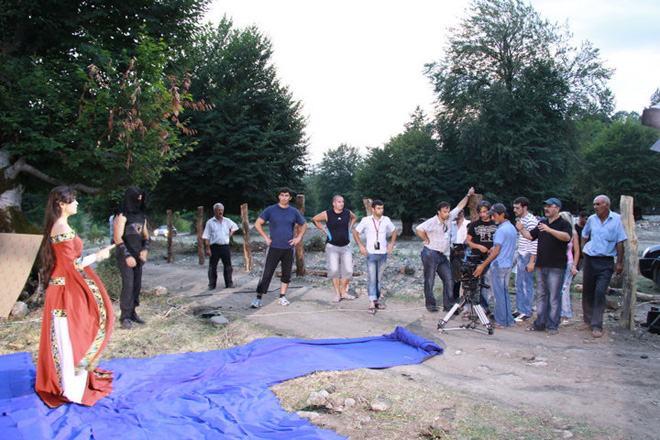Съемки азербайджанского "Аленького цветочка" "переехали" в Баку (фотосессия)