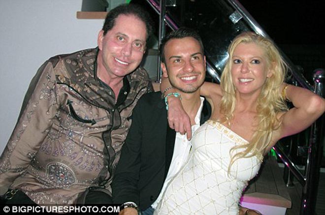 Тара Рейд вернулась к жениху