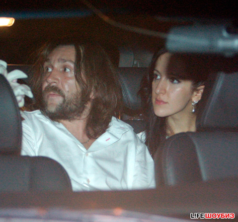 Сергей Шнуров женился на журналистке (фотосессия)