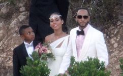 Алишия Кис вышла замуж за отца своего будущего ребенка (фотосессия)