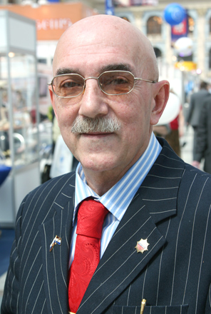 Азербайджанец в Книге рекордов Гиннеса! Страстный коллекционер четок Фархад Бабаханов (фотосессия)