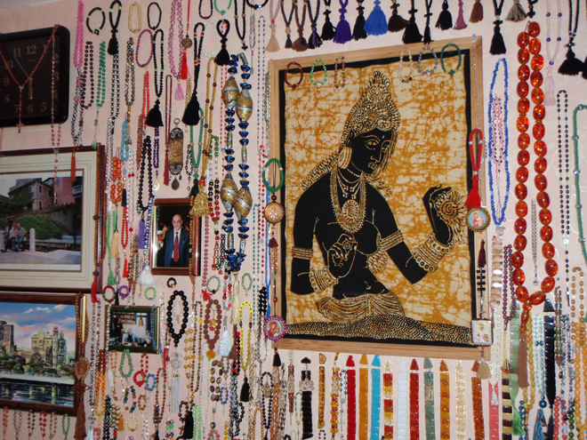 Азербайджанец в Книге рекордов Гиннеса! Страстный коллекционер четок Фархад Бабаханов (фотосессия)