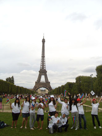 Азербайджанские школьники прогулялись по Европе (фотосессия)