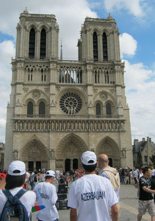 Азербайджанские школьники прогулялись по Европе (фотосессия)