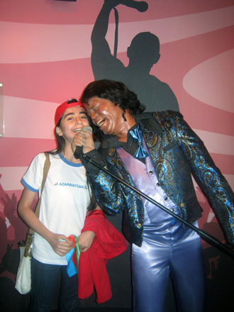 Азербайджанские школьники прогулялись по Европе (фотосессия)