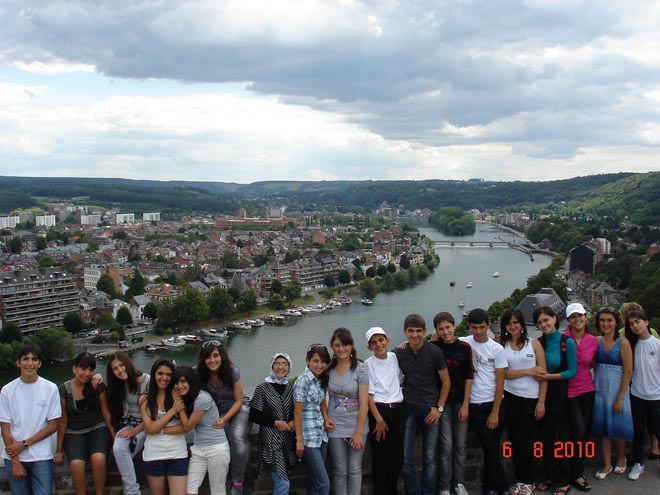 Азербайджанские школьники прогулялись по Европе (фотосессия)