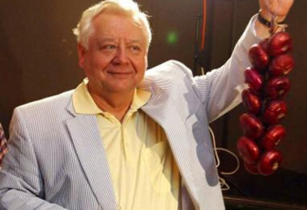 Олег Табаков идет на поправку