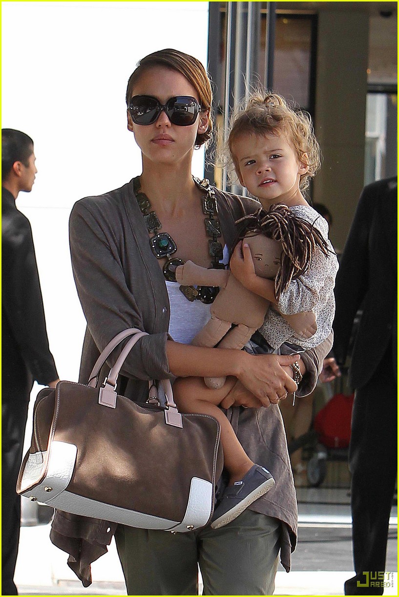 Рейтинг самых соблазнительных мам Голливуда (фотосессия)