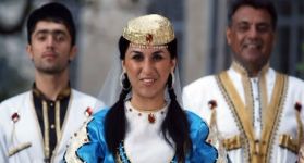 Оригинальный подарок ко Дню Независимости Украины- гимн на азербайджанском языке (видео)