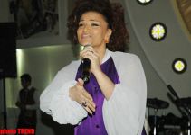 Фиолетовый бронежилет азербайджанской  певицы Хумар Гадимовой (фотосессия)