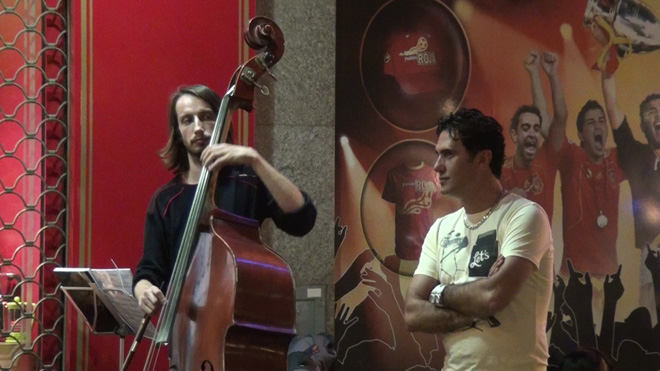 Веласкес, Гойя, Рембрандт …или Надир Гафарзаде с испанской блондинкой (фотосессия)