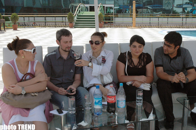 Индийский шоу-звездопад в Баку по-азербайджански танцовщицы Оксаны Расуловой: " Я спою" (фотосессия)