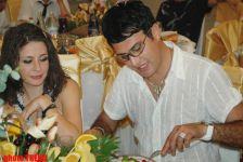 Прикол- тайм! Басня Крылова про ворону с сыром и лису - певец Надир Гафарзаде с незнакомкой (фотосессия)