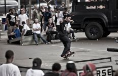 Скейтбордисты потрясли своими трюками Нью-Йорк - Red Bull Manny Mania (фотосессия)
