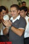 Одинокий телеведущий Илькин Гасани так и не нашел sms-подругу (фотосессия)
