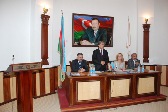 В Баку презентована уникальная образовательная программа "Мастер делового администрирования" (фотосессия)